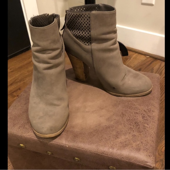 “Call it spring” women’s Grey/brown half boots with mesh leather siding size 8 - Picture 2 of 14